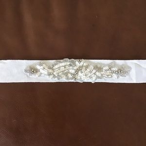 Bridal belt off whitw
